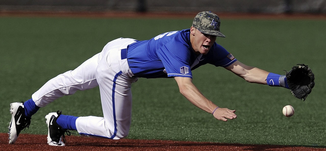 baseball-player-1045263_1280